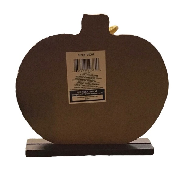 NWT Wood Harvest Pumpkin “ Welcome Friends “ Standing Plaque Sign - Picture 2 of 3